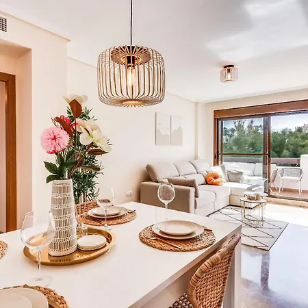 Heerlijk Met Uitzicht Op Het Zwembad - Dichtbij Het Apartment