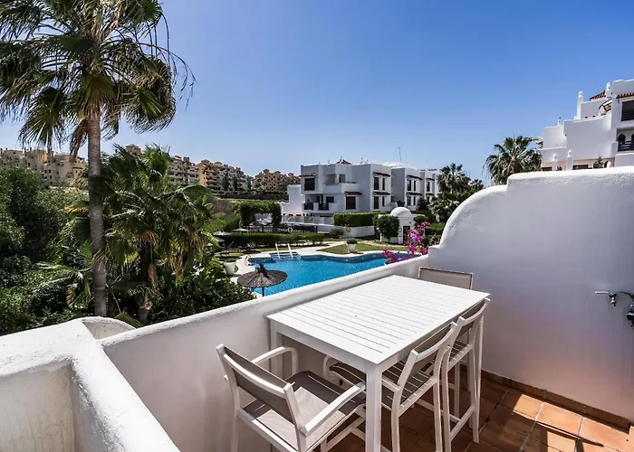 Heerlijk Met Uitzicht Op Het Zwembad - Dichtbij Het Apartment