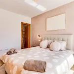 Heerlijk Met Uitzicht Op Het Zwembad - Dichtbij Het Apartamento