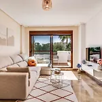 Heerlijk Met Uitzicht Op Het Zwembad - Dichtbij Het Apartamento *